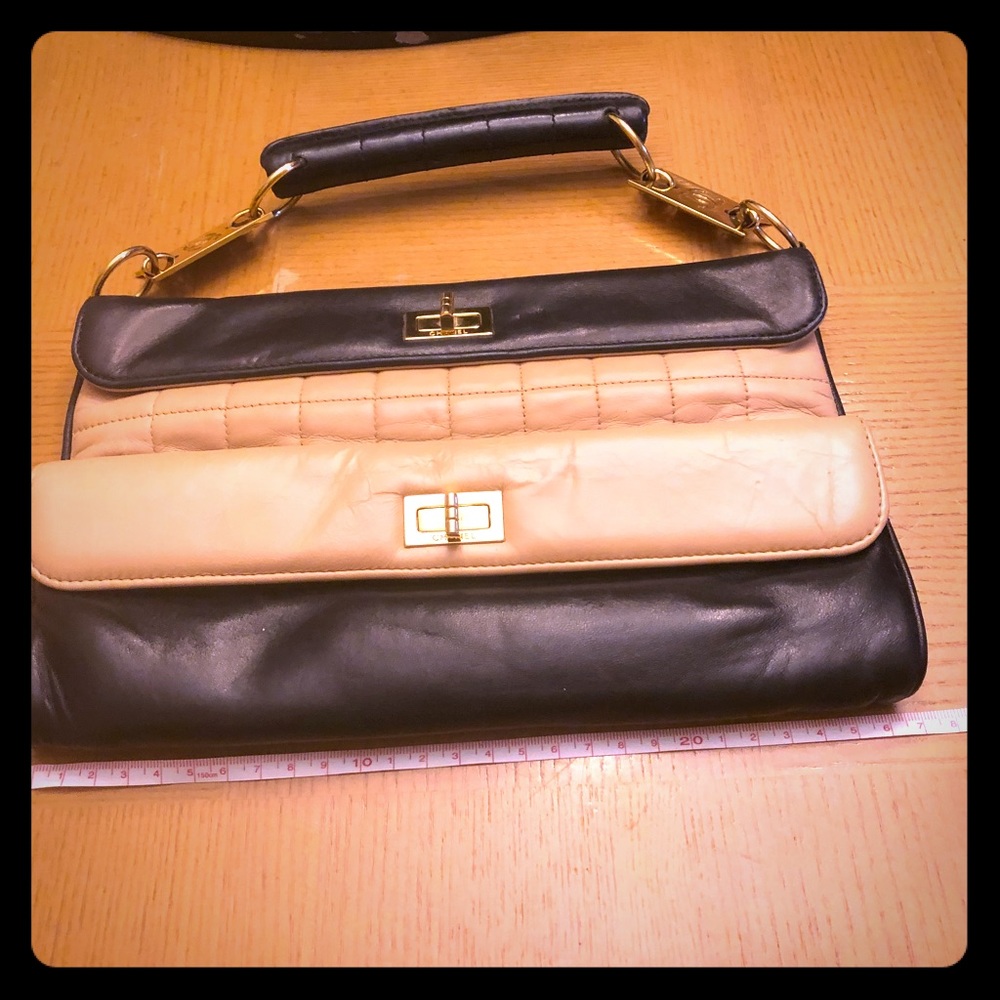 Vintage Authentic lambskin Chanel handbag